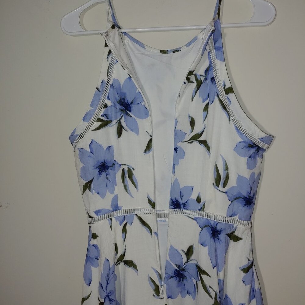 Lulus Zahara Handkerchief Hem Halter Top Floral Midi Dress L in White and Blue - Picture 7 of 10